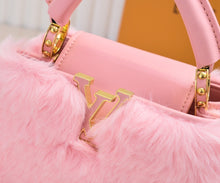 Load image into Gallery viewer, Fuzzy purse pre order
