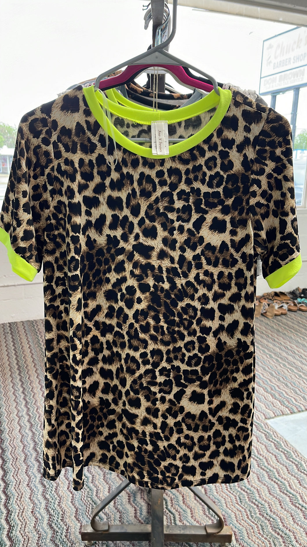 lace neon leo